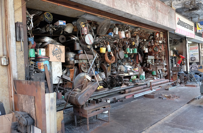 The most crowded mechanic’s shop I’ve ever seen. (Photo: Michael Tracy)